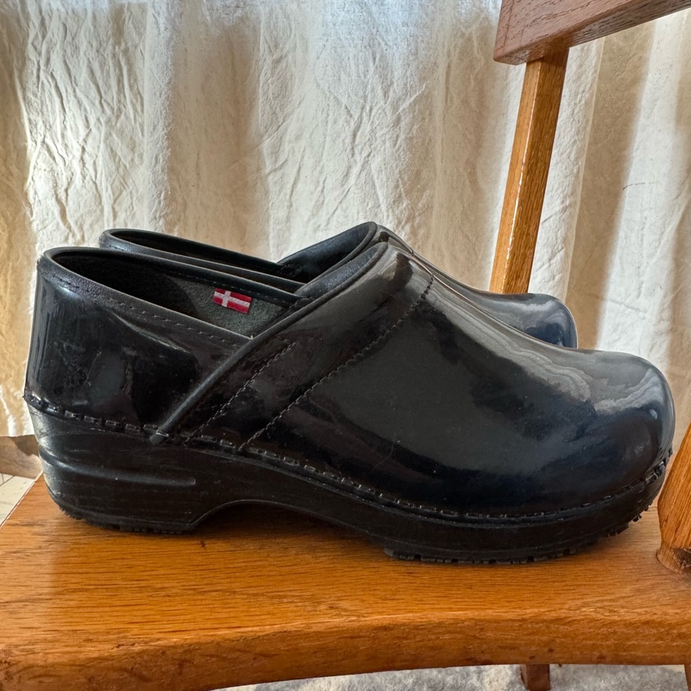Sanita ombré Navy Patent Leather Clogs